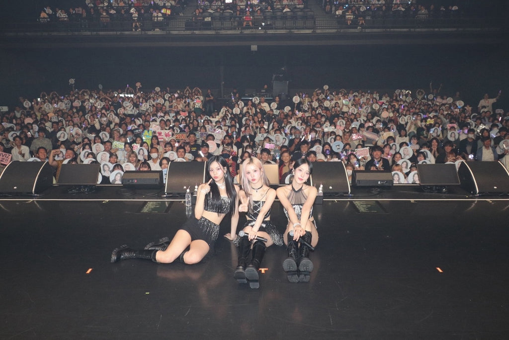 VIVIZ wraps up their first world tour with a bang! The K-pop trio hit 27 cities across 6 countries, ending with a double whammy in Japan’s Yokohama and Osaka.