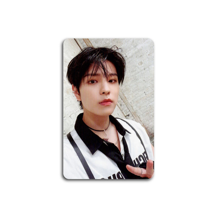 * HOLIDAY 2024 SPECIAL 42-B | [ STRAY KIDS ] ATE | (VER.B) OFFICIAL PHOTOCARD