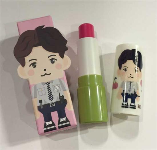 MUSIC PLAZA Goods EXO BAEKHYUN</strong><br/>PAPER TOY<br/>LIP BALM / CHERRY