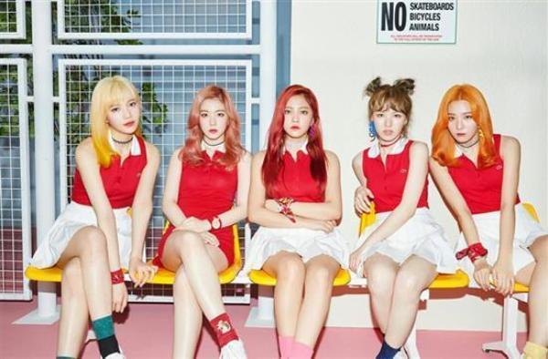 MUSIC PLAZA Poster Red Velvet | 레드벨벳RUSSIAN ROULETTE POSTER ONLY